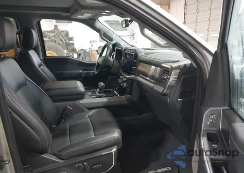 2023 Ford F-150 Lariat z USA, uszkodzony, nr VIN 1FTEW1EP0PFA93027